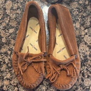 Minnetonka Brown Suede Moccasin Slippers